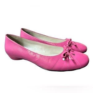 KELLY & KATIE Barbiecore pink slip on flats w front bow accent size 8.5